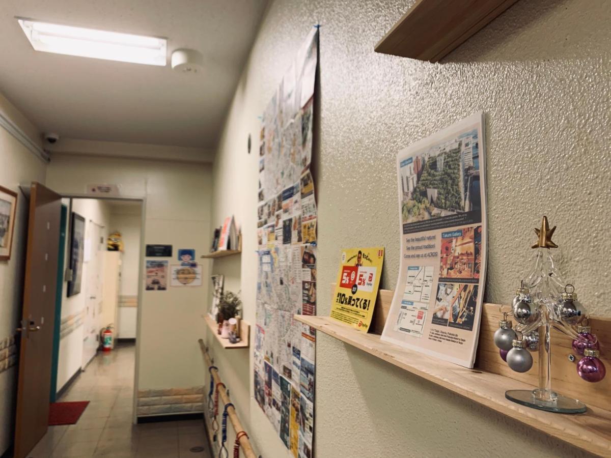 Guesthouse Shiawase Eki Fukuoka  Bagian luar foto