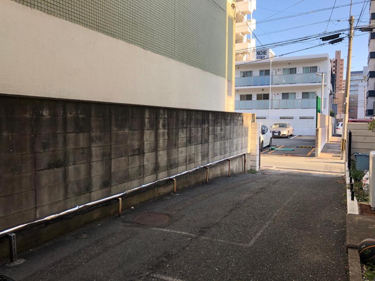Guesthouse Shiawase Eki Fukuoka  Bagian luar foto